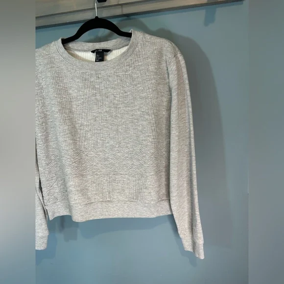 H&M Textured Crewneck Sweatshirt in Heather Grey - Picture 3 of 9